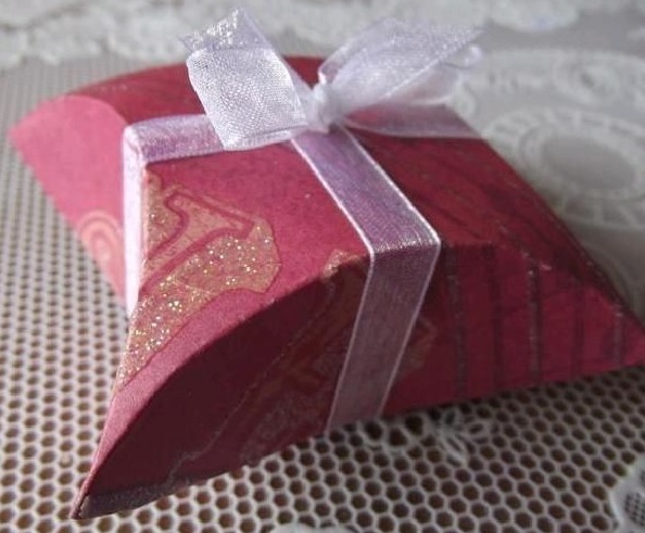 DIY Easy Gift Box Using a CD 6