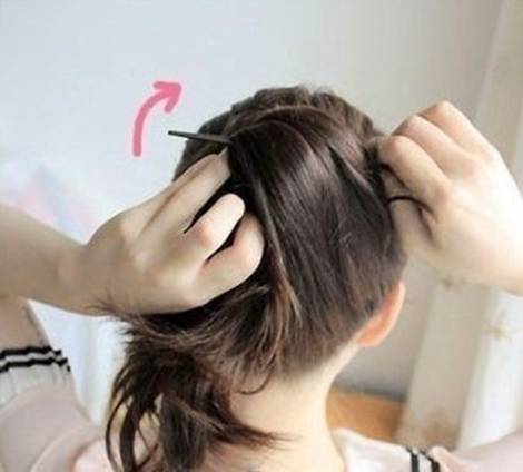 DIY Easy Updo Hairstyle with a Chopstick 4