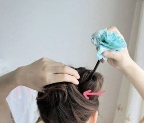 DIY Easy Updo Hairstyle with a Chopstick 7