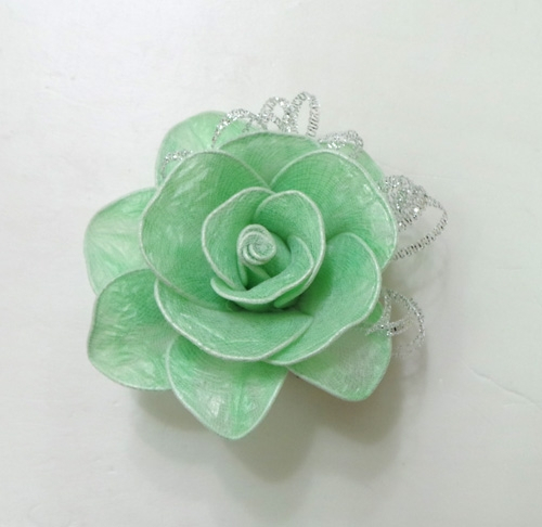 DIY Pretty Roses from Plastic Bags 7