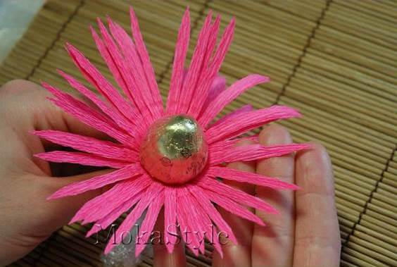 DIY Crepe Paper Chocolate Gerbera Flower Bouquet 10